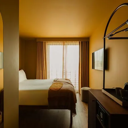 Le Jardin De Verre By Locke Hotel