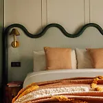 Le Jardin De Verre By Locke Hotel Paris